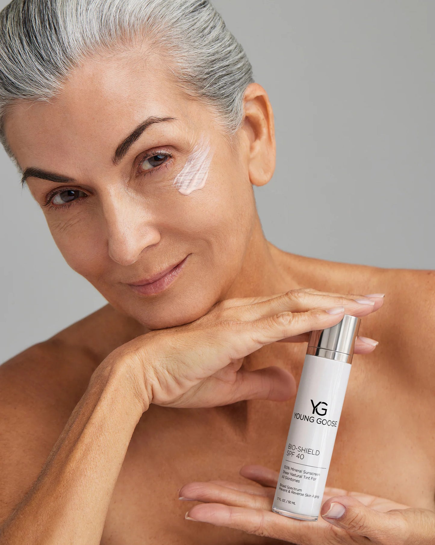 
                  
                    Young goose - BIO-SHIELD SPF 40
                  
                